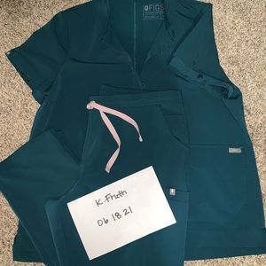 ❌❌SOLD❌❌Caribbean Blue Figs Scrub Set